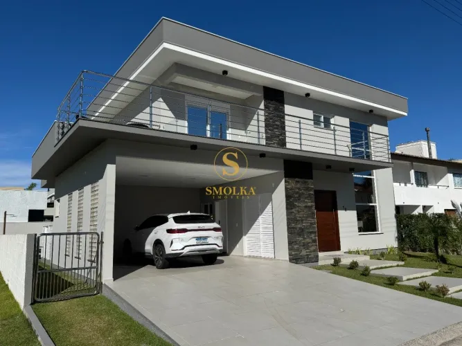 Casa MOBILIADA disponível para locação com 4 suítes em condomínio fechado na Cachoeira do