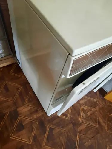Vendo secadora brastemp, pouco uso,com tds acessórios, muito conservada, até  o suporte de