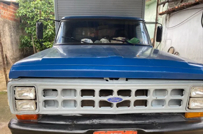 Caminhão Ford Baú 3/4