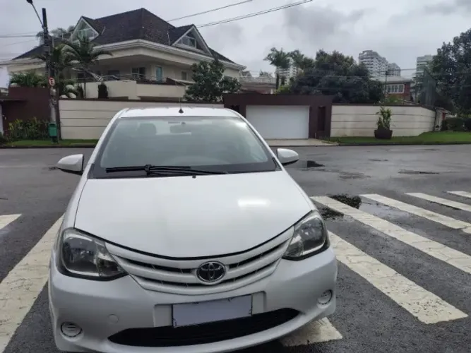 Toyota Etios XS Sedan 1.5 Flex 16V 4P Mec. 2015
