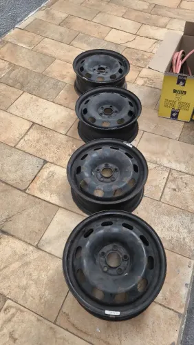 ? Vendo Jogo de Rodas de Ferro Aro 15 VW (5x100)