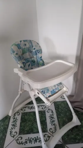 Cadeirinha de alimentação para crianças