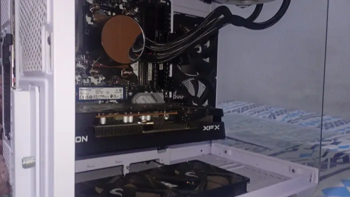 VENDO PC GAMER OU TROCO POR PLAY 5 COM VOLTA