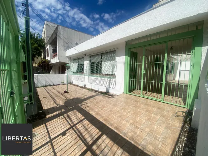 Casa com grande potencial para loja ponto comercial