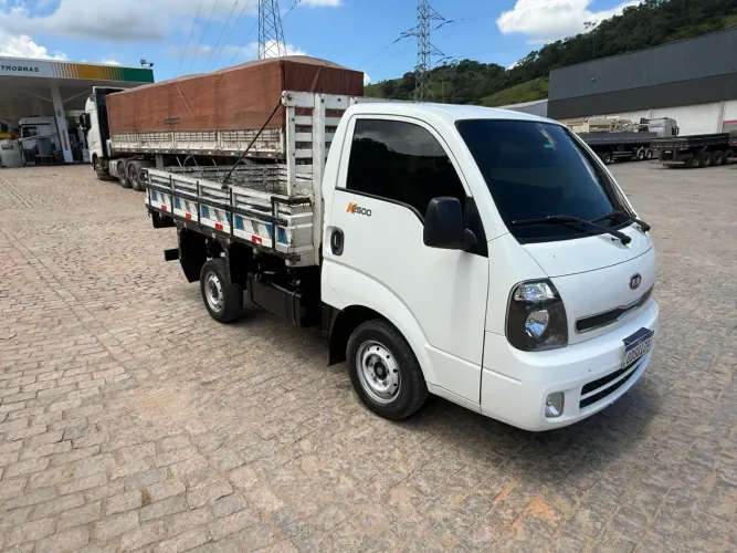 Kia Motors Bongo K-2500 2.5 4X2 TB Diesel 2013