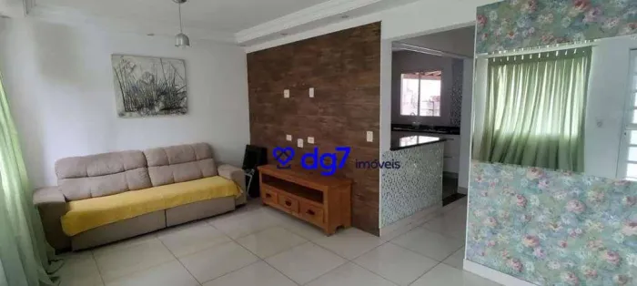 Casa em condomínio na Granja Viana, com 3 dormitórios e 2 vagas!