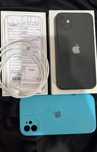 Vende iPhone 11 Semi-novo bateria ? 85% acompanha cabo carregador tem nota fiscal