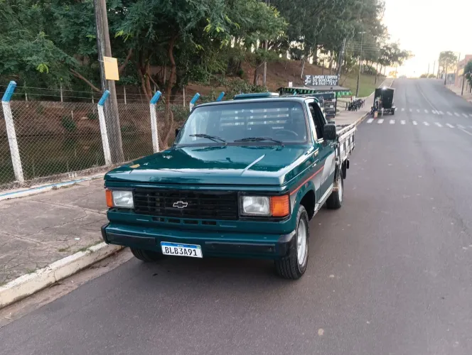 Chevrolet D-20 S / Luxe 3.9/4.0 Diesel 1986