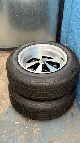 Rodas Escarabajo aro 15 duas talas pneus novos