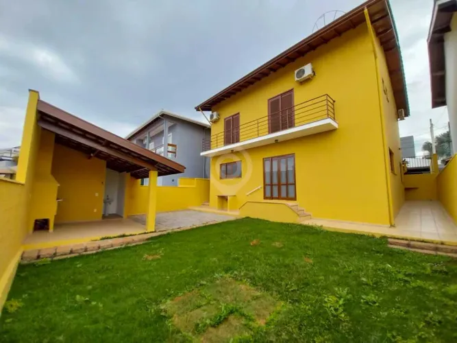 Casa em Condomínio : / Residencial / Parque das Laranjeiras