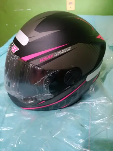 Capacete Pro Tork Modelo R8 fechado Urbano Masculino e feminino.