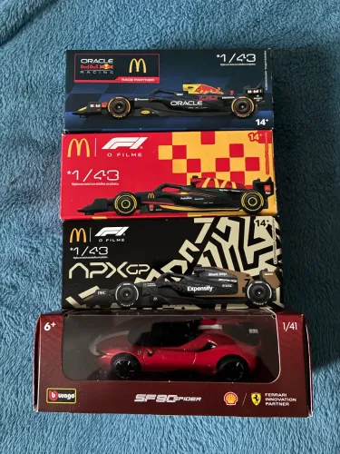 Vendo coleção de carrinho McDonald?s e posto Shel