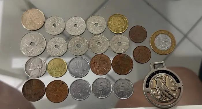 Lote de Moedas Antigas e Estrangeiras para Colecionadores