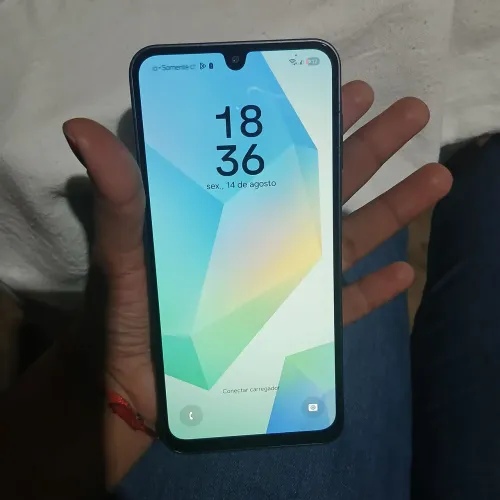 Samsung A16 semi novo 800