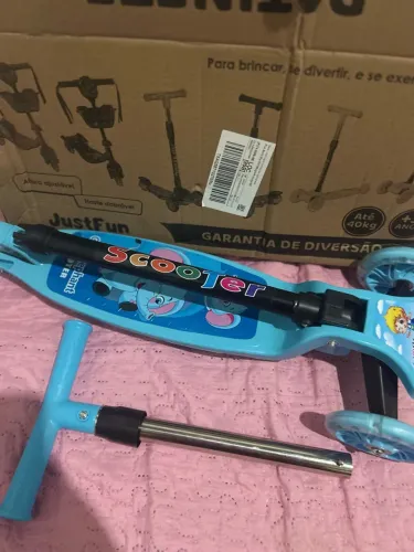 Patinete novo apenas aberto pra conferir