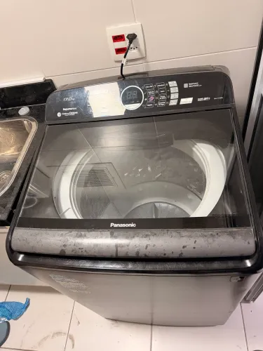 Lavadora Panasonic NA-F170P6 - 17 kg.