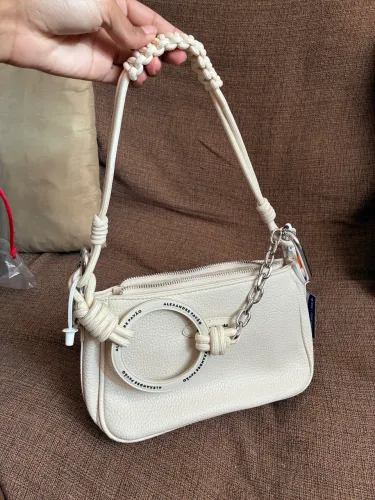 Bolsa Shoulder Cristal Off White Alexandre Pavão x Riachuelo