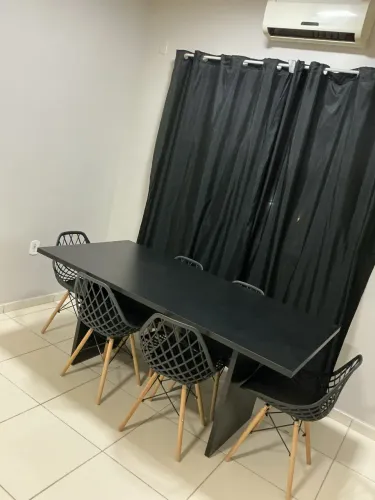 Mesa com 6 cadeiras