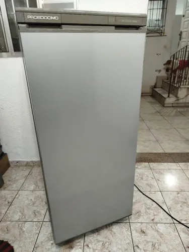 Freezer Prosdócimo funcionando perfeitamente