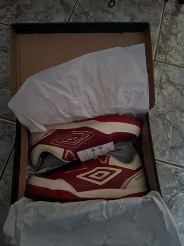 CHUTEIRA FUTSAL UMBRO