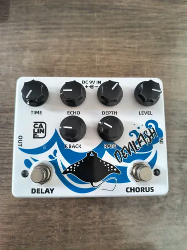 Pedal guitarra delay chorus caline devilfish