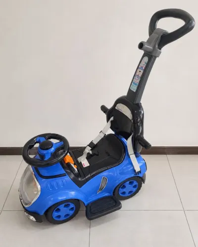 Carrinho Infantil de Passeio com Empurrador e Volante