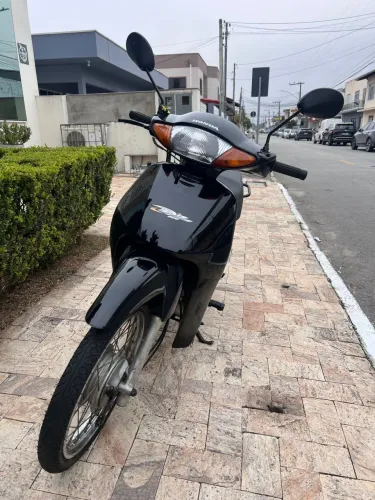 Tabela fip 7.400 estou entregando por 5k moto kitada sem multas