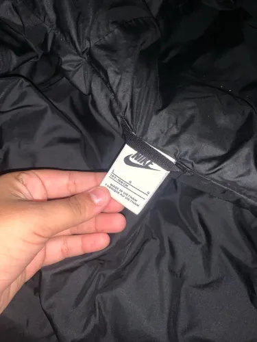 Blusão da Nike,semi novo,usado uma vez