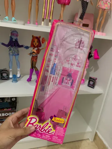 Barbie fashionista caixa