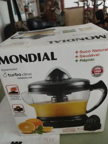 Espremedor de Frutas Mondial Premium