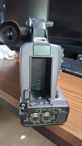 câmera filmadora Panasonic avchd . filma em 4k ..zoom automatico . 