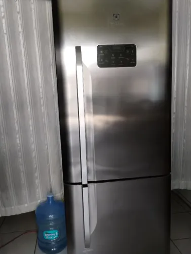 Geladeira Electrolux inox