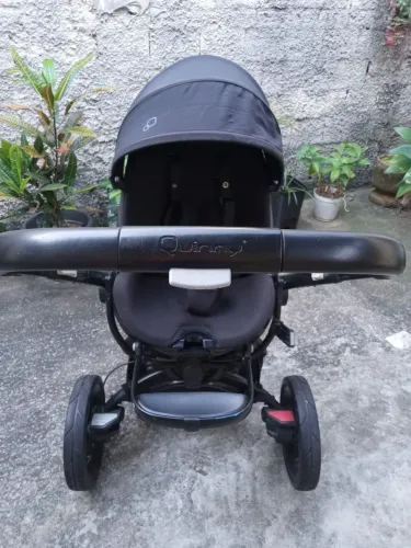 Carrinho de bebê Quinny