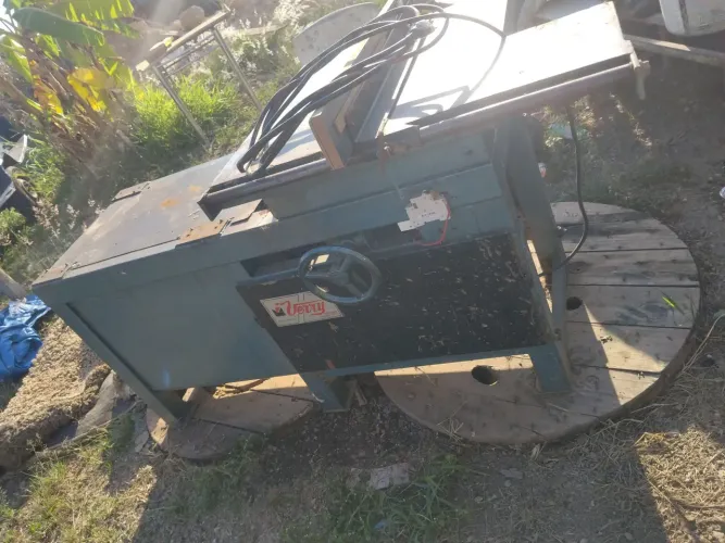 Esquadrejadeira eixo fixo....trifásico 
