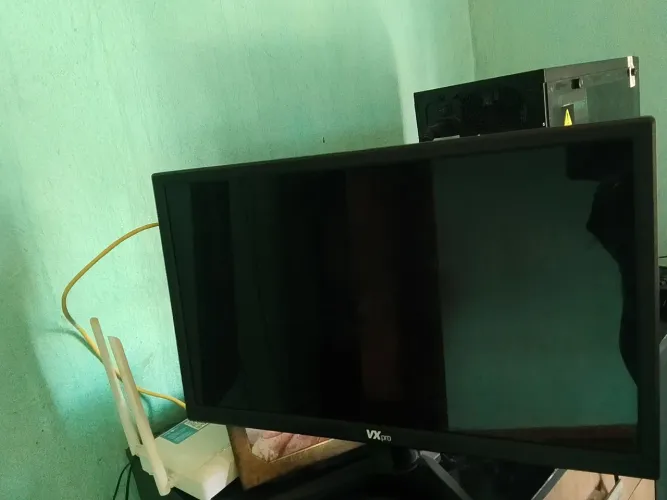 Monitor vxpro ótimo estado.. 700reais semi novo com nota fiscal isso com o CPU s PLC de vd