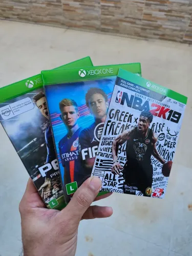 Jogos Xbox One - FIFA 22, PES 2019 e NBA 2K19 (Mídia digital)