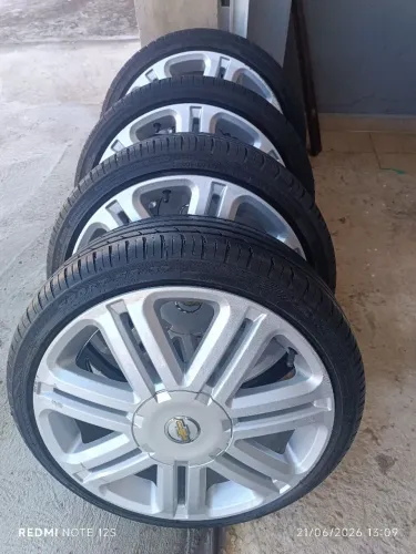 Vendo 4 rodas 17 com pneus 195/40r17