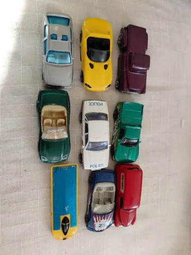 Coleção de 9 carrinhos de brinquedo em miniatura, na escala 1:64, Hot Wheels e Matchbox
