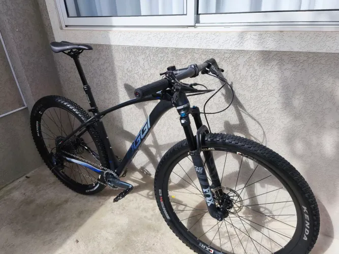 Oggi 7.6 (17) Edição Limitada, FOX + Sram GX
