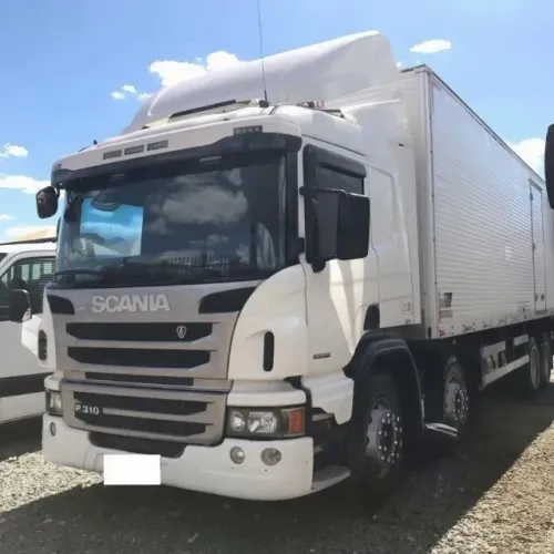 Scania P310 8x2 2014 baú 2014