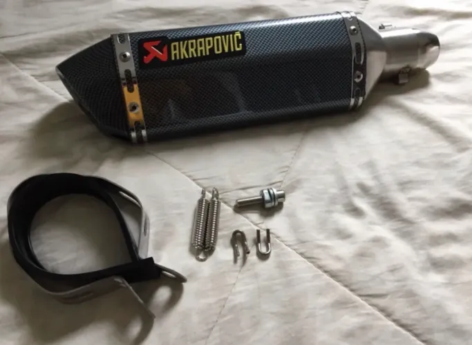 Escape esportivo Akrapovic