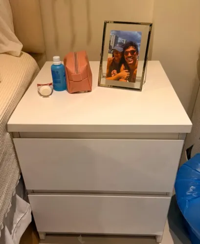 2 mesas de cabeceira 