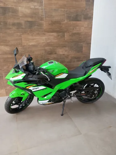 Moto Kawasaki Ninja