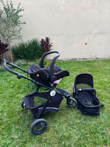 Carrinho de Bebê e Bebê conforto Galzerano