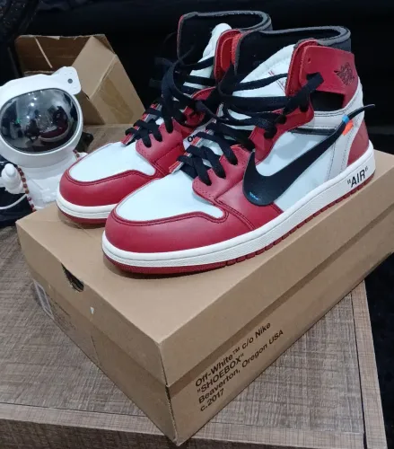 Air Jordan 1 high Chicago off white