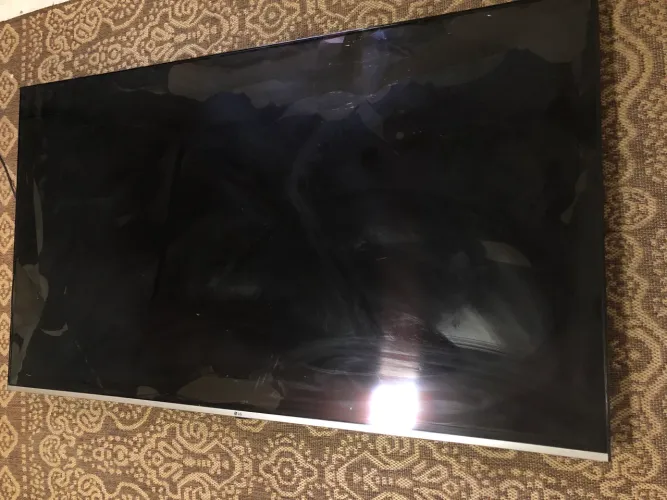 Tela Led Quebrada - Carcaça televisão LG 65 polegadas