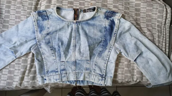 "Jaqueta Jeans Cropped Feminina Lavagem Clara"