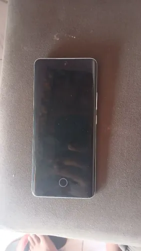 Poco m8 semi novo