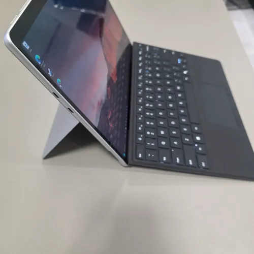 Microsoft Surface Pro 11 Snapdragon X Plus