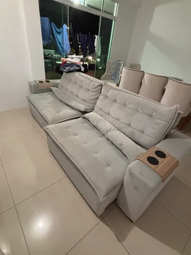 Sofá cinza 4 lugares (2,77 cmx 90cm)